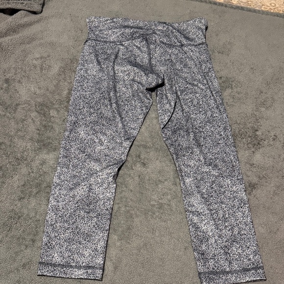lululemon athletica Black and White Patterned Leggings - Picture 4 of 6